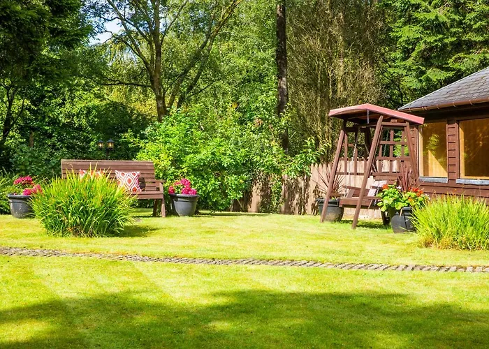 Stunning 4-bedroom With Hot Tub & Sauna Near Loch Lomond * Glasgow