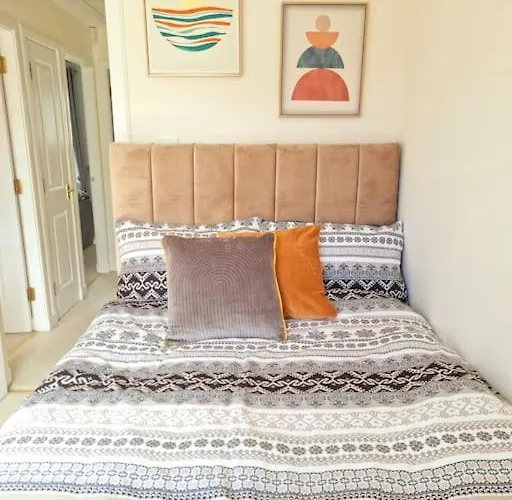 Homely Three Bed In Dom wakacyjny