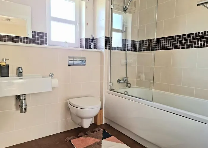 Homely Three Bed In Holiday home