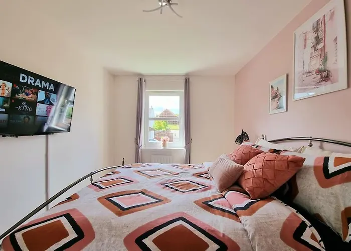 Homely Three Bed In * Glasgow