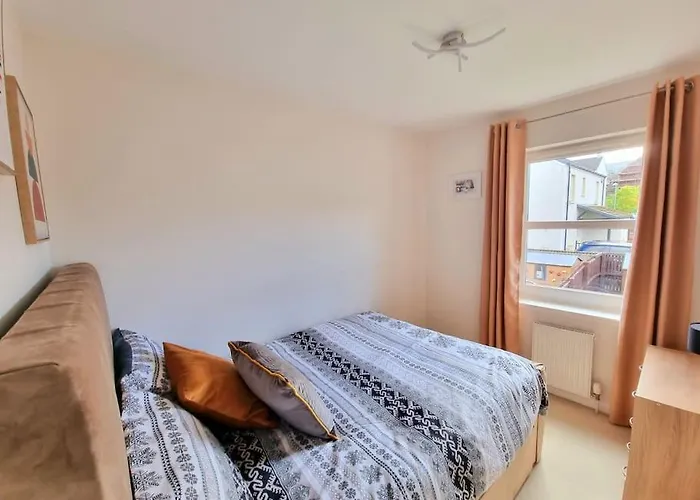 Homely Three Bed In Holiday home