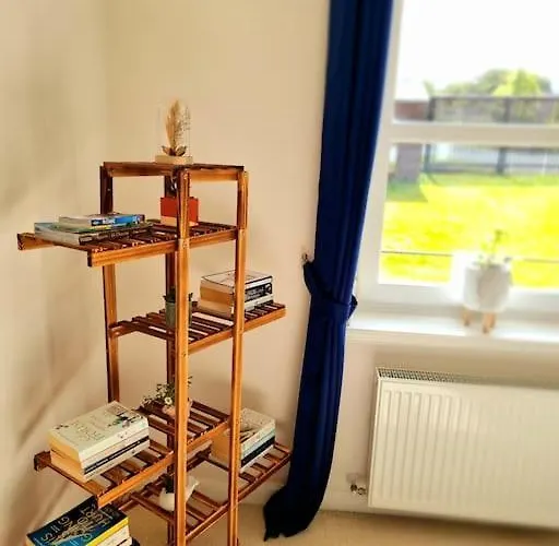 Homely Three Bed In Dom wakacyjny *