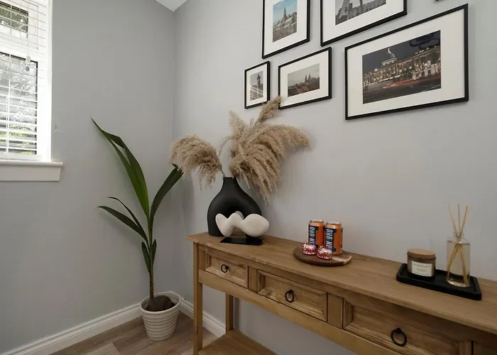 Luxury 1 Bedroom Serviced In Centre * Glasgow