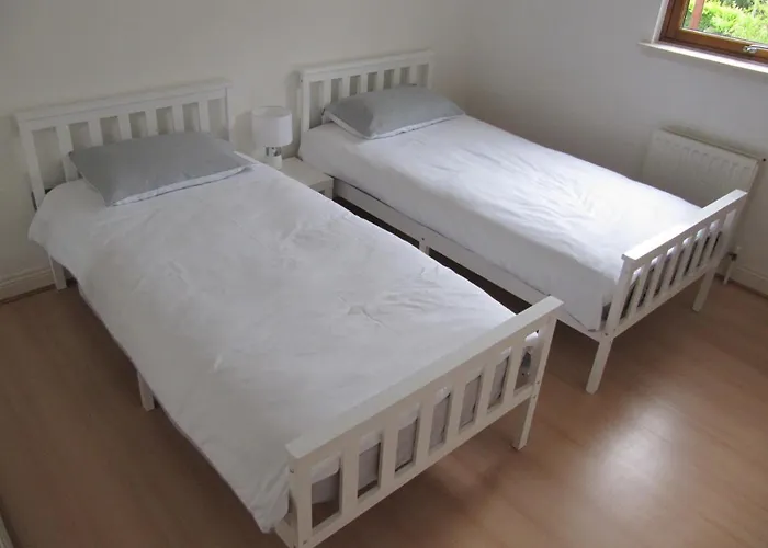 Appartement Cozy Off Road 2 Bedroom With Free Wi-fi And Private Parking