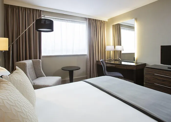 מלון Crowne Plaza By Ihg 4*