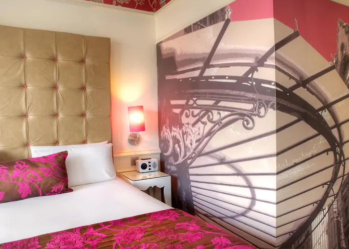 Отель Indigo By Ihg