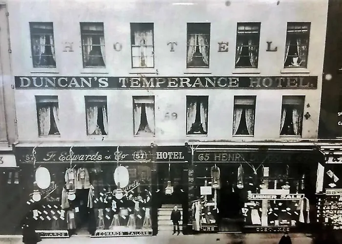 Hotel Rennie Mackintosh - Station 3*