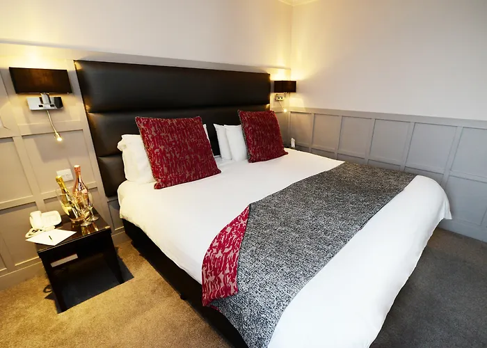 Glynhill & Near Airport