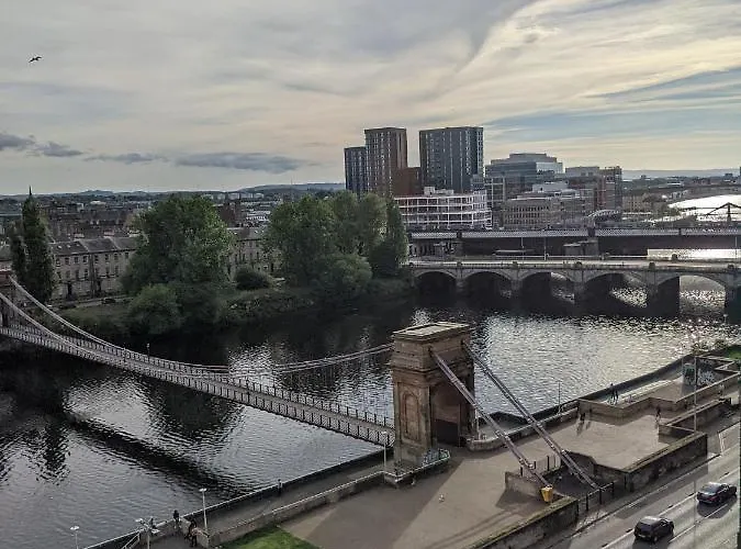 Centre Waterfront Lejlighed