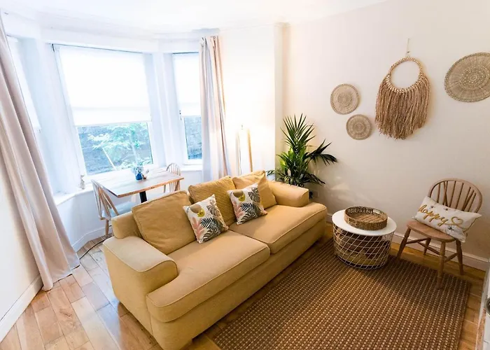 West End Kelvingrove Park Museum - Pass The Keys Appartement *