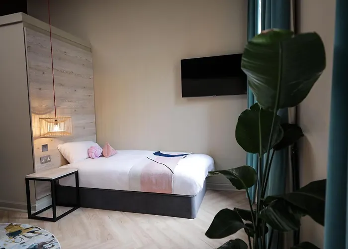 Revolver Hotel Glasgow