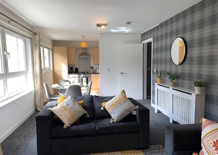 Modern 2 Bedroom Flat With Free Parking In Cambuslang, 公寓