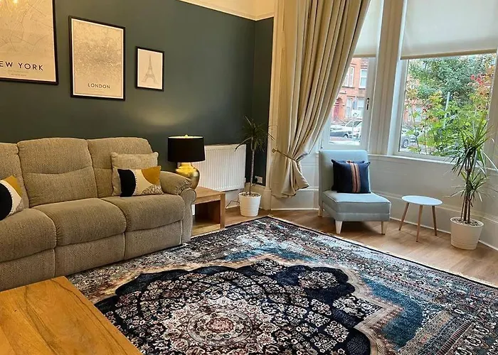 Apartman Victorian 3 Bedroom Main Door Flat, King Size Beds , Large