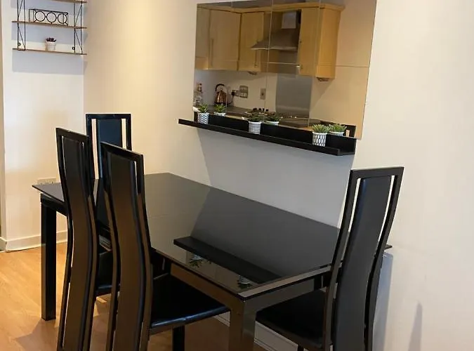 Secc&hydro Beautiful 2br With Free Parking Appartement *