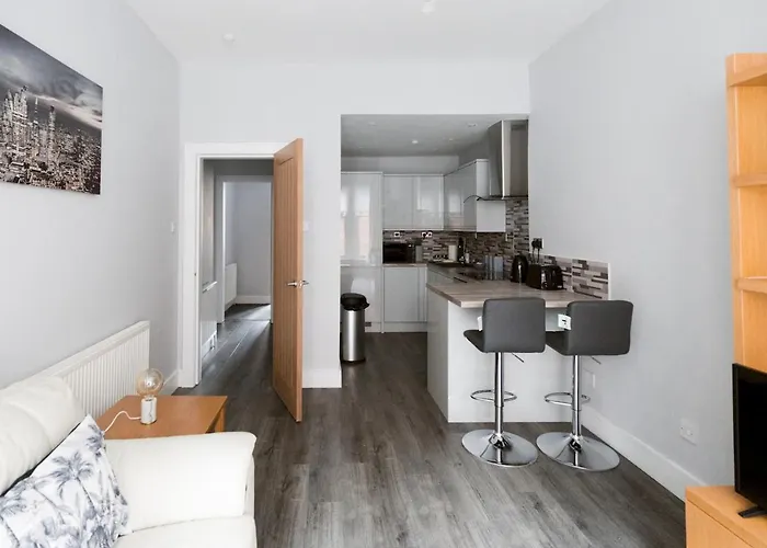 Superb 1bed Flat In Fabulous West End - Pass The Keys Apartment