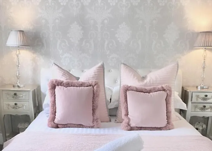 Two Bedroom Penthouse Apartament *