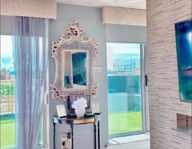 Two Bedroom Penthouse Apartament Glasgow