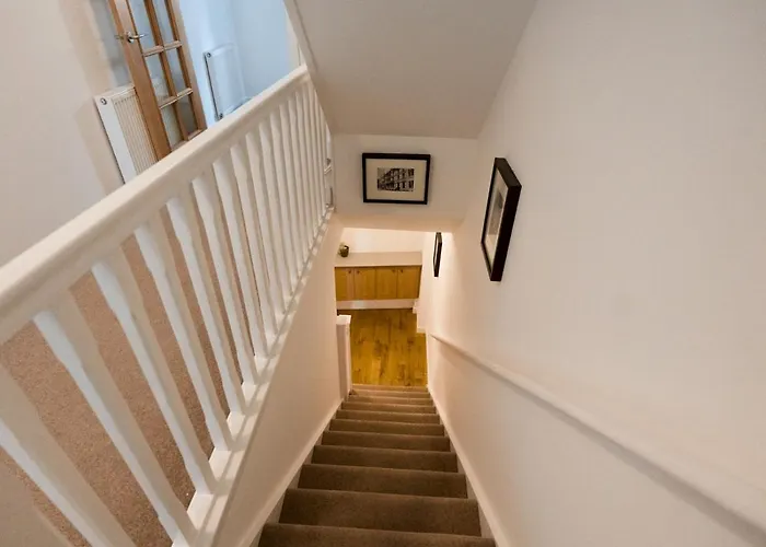 Beautiful Unique 3bed Mews House - Pass The Keys *