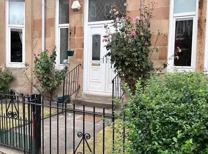 Victorian 3 Bedroom Main Door Flat, King Size Beds , Large Appartamento Glasgow