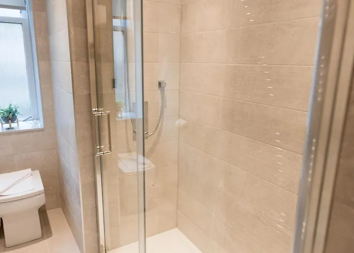 Superb 1bed Flat In Fabulous West End - Pass The Keys *