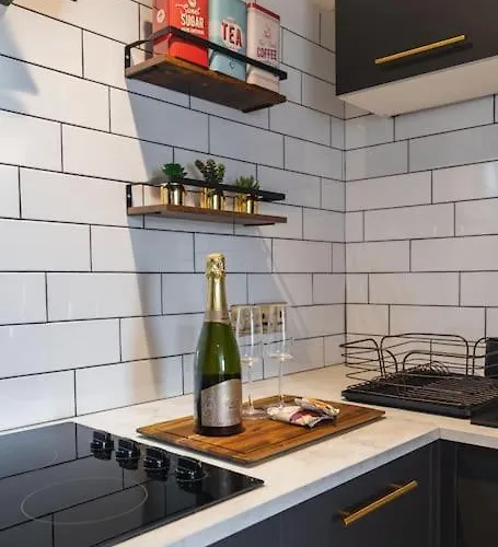 Apartment The West End Loft - 5* Retreat - Private Parking! Glasgow