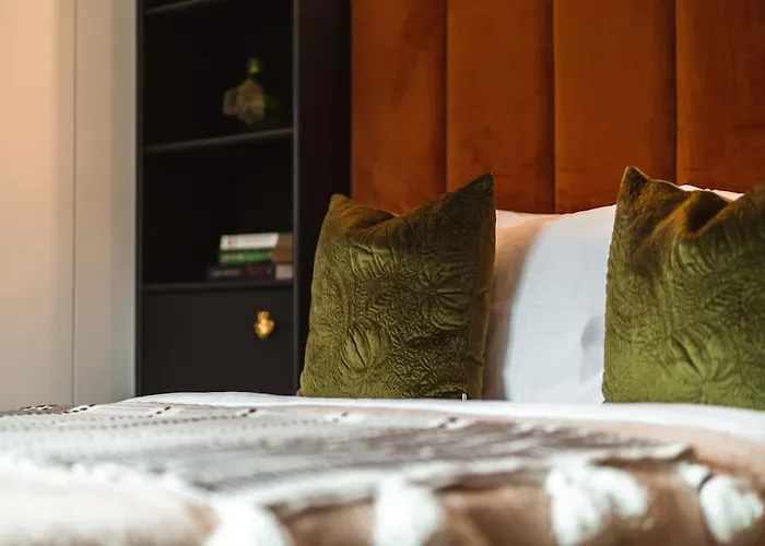 The West End Loft - 5* Retreat - Private Parking! アパート