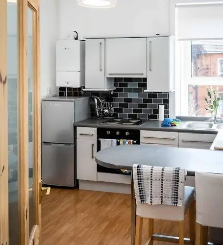 Charming 1-bed Southside Flat In Great Location *