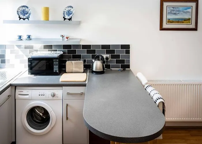 Charming 1-bed Southside Flat In Great Location Apartment