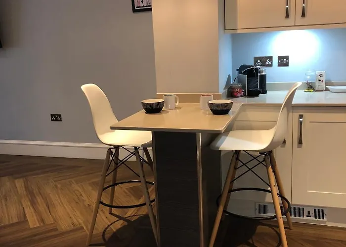 Stylish 2 Bedroom In Park Circus, West End דירה *
