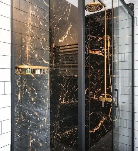 The West End Loft - 5* Retreat - Private Parking! アパート グラスゴー