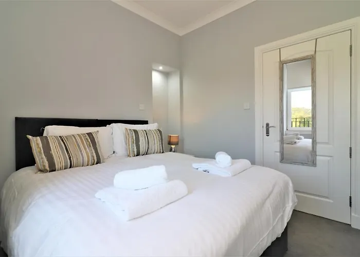 Signature - Greenlees Clubhouse *