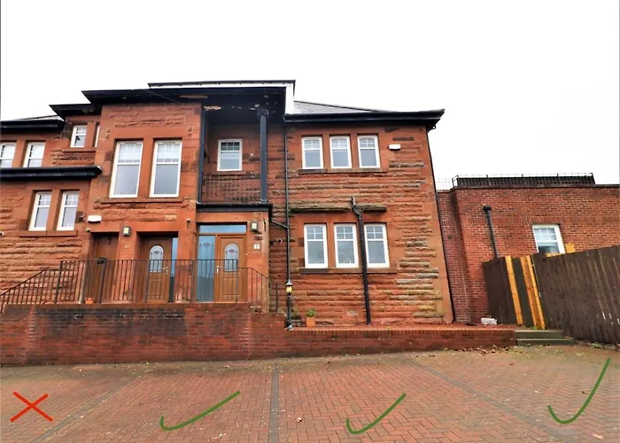 Signature - Greenlees Clubhouse *