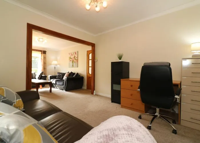 Signature - Dumbreck House Apartment