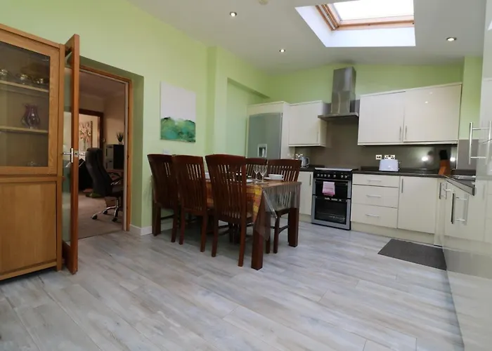 Signature - Dumbreck House Glasgow