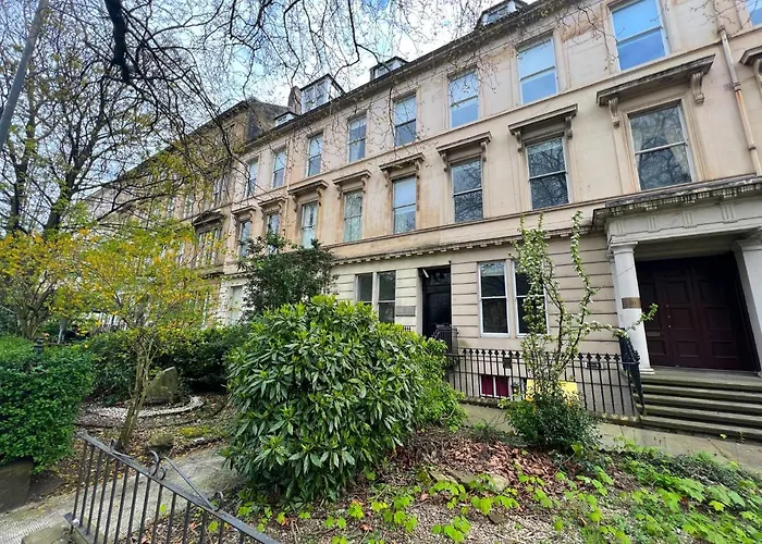 3-bed Bonny Flat - West End Centre * Glasgow