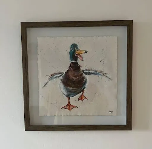 Modern 2 Bedroom Flat Near Centre