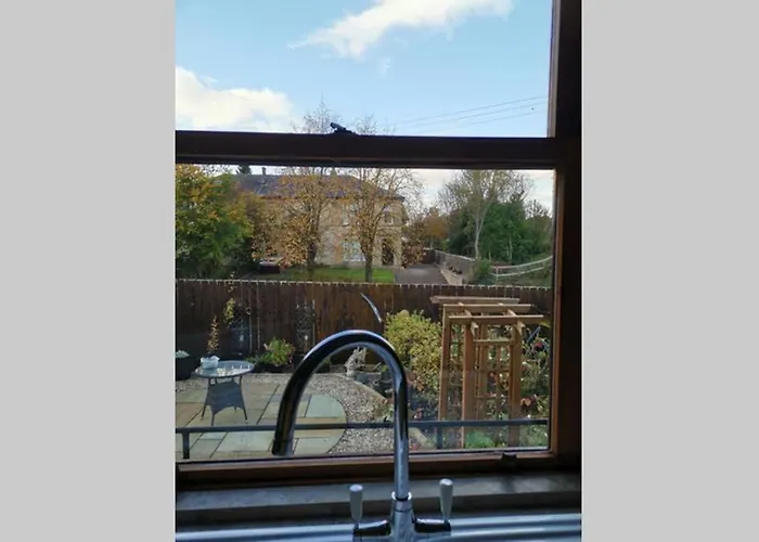 Beautiful Self Contained With Garden Appartement