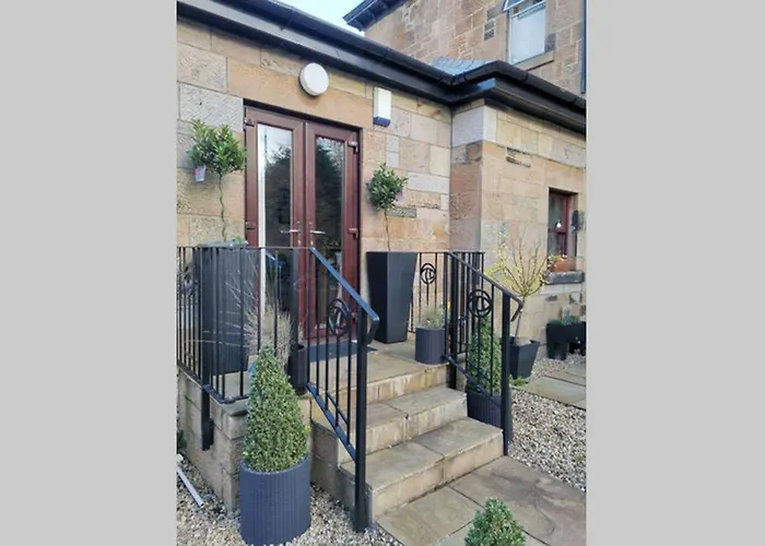 Beautiful Self Contained With Garden *