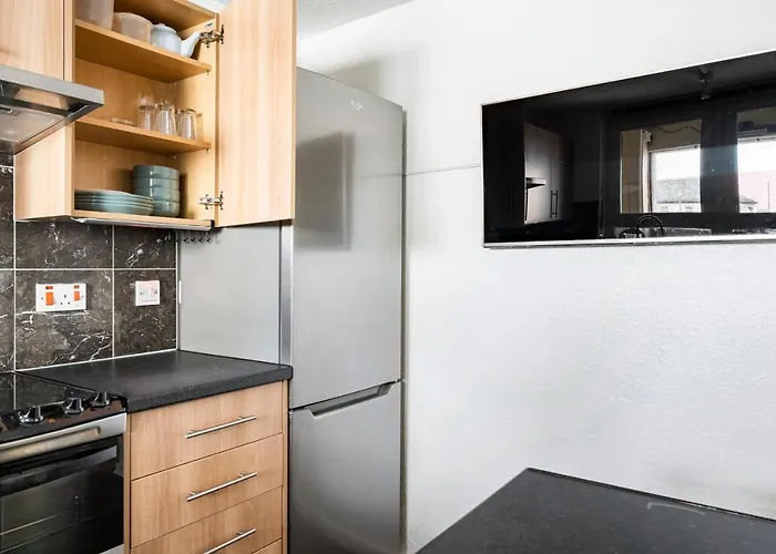 Apartament Lovely 1-bedroom With Balcony In West End Glasgow