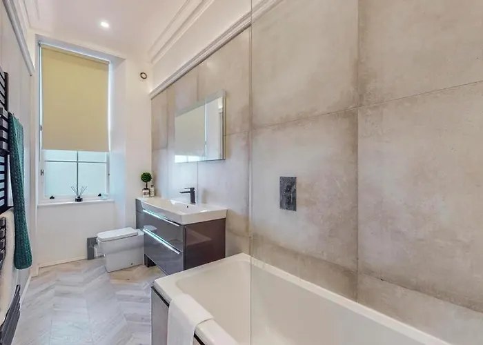 69 St Georges Mansions *