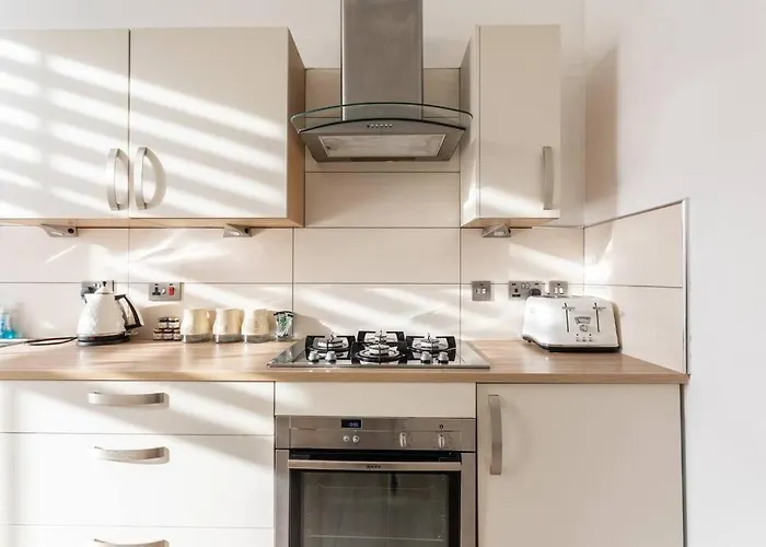 West End 5 Min Walk To Secc And Hydro