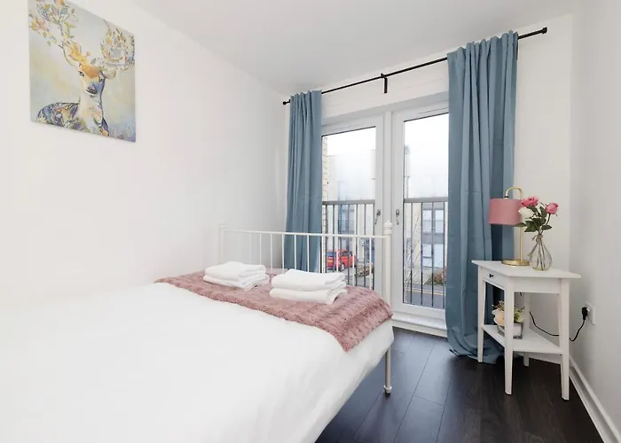 Holiday home Stylish 3br With Garden & Free Parking - Near O2 Academy & Centre Glasgow