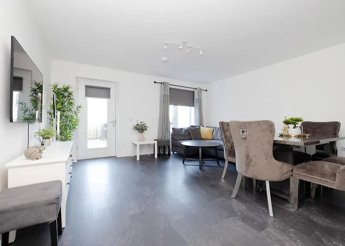 Stylish 3br With Garden & Free Parking - Near O2 Academy & Centre Glasgow