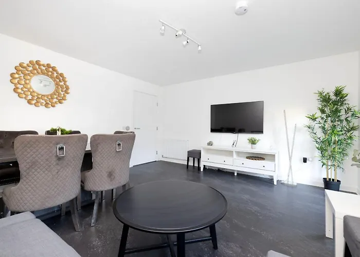 Stylish 3br With Garden & Free Parking - Near O2 Academy & Centre *