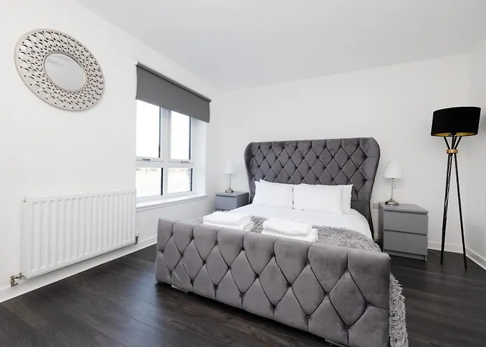 Stylish 3br With Garden & Free Parking - Near O2 Academy & Centre *