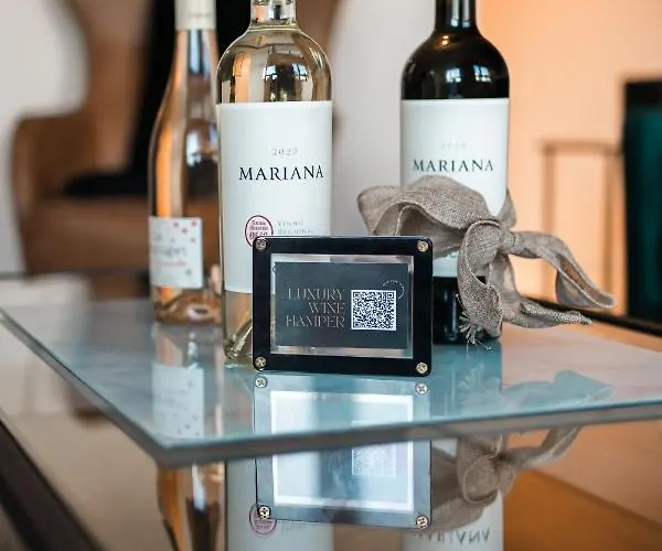 West End Escape - Prime Location Διαμέρισμα *