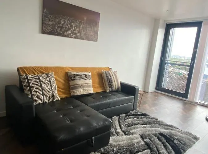 Апартаменты Modern 2-bed In Secc/hydro