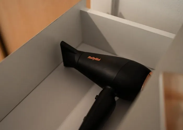 West End Escape - Prime Location