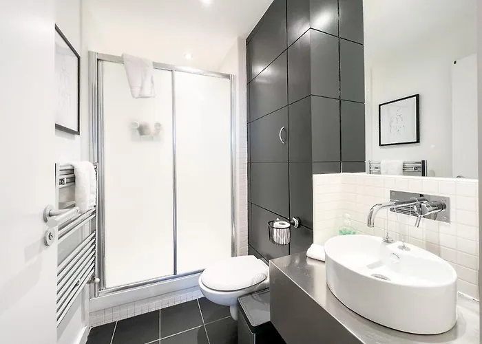 Lovely 2 Bed Duplex With Hydro Views Apartment *