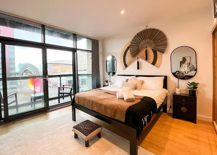 Lovely 2 Bed Duplex With Hydro Views